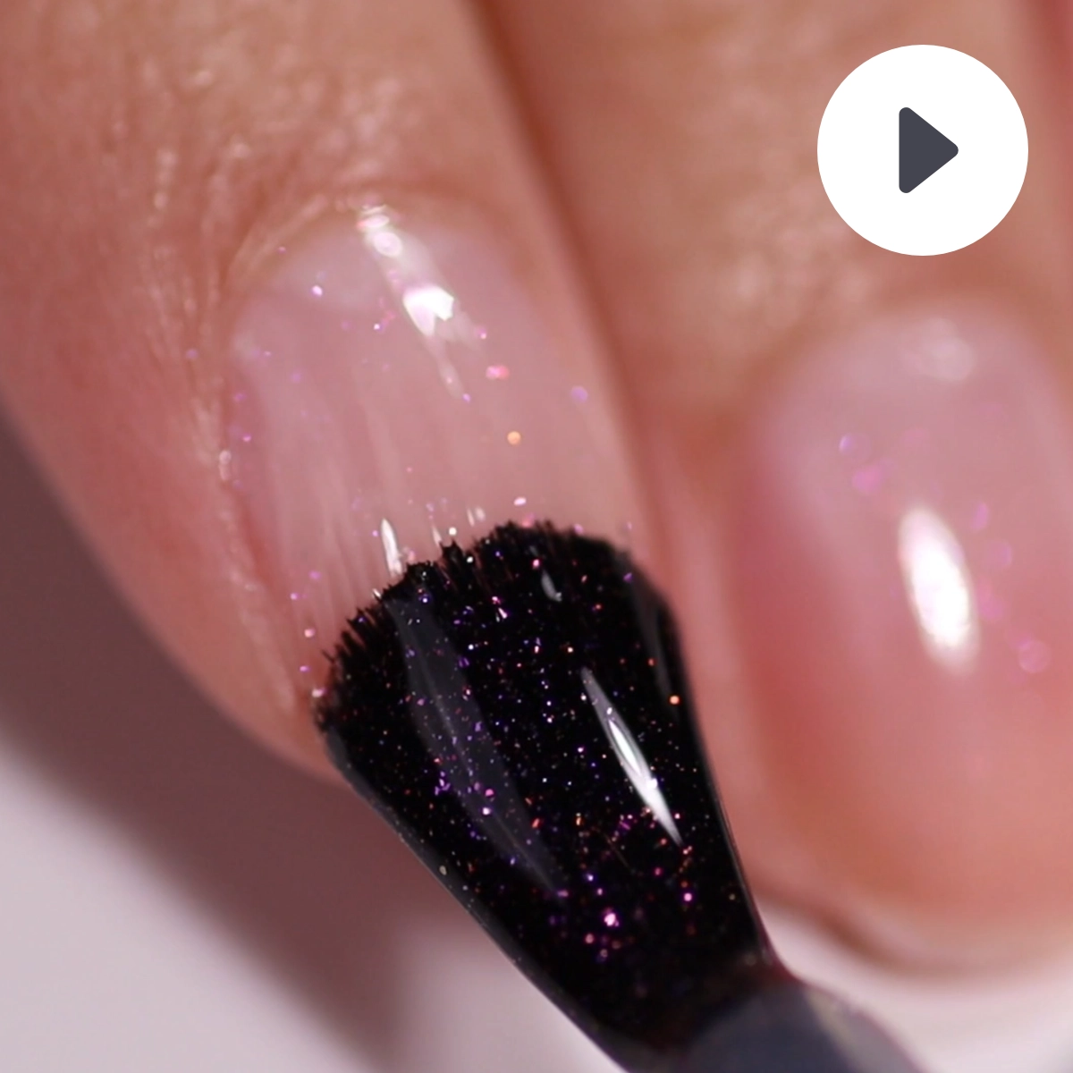 Video LONDONTOWN kur Glow Getter Nail Luminizer Rozjasňovač nehtů